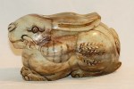 Antiker liegender Hase mit Möhre Hetian Jade